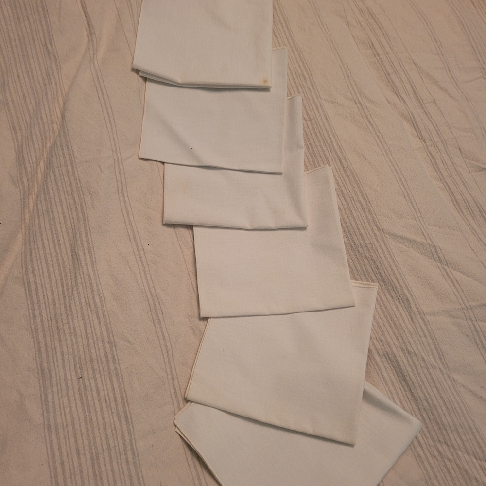 Source Unknown 6 Cream Dining Table Linens - Picture 3 of 3